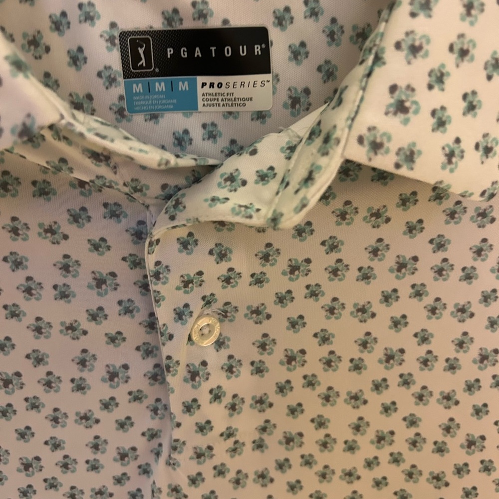 PGA Tour Men's Floral Button Down Shirt - White and Green